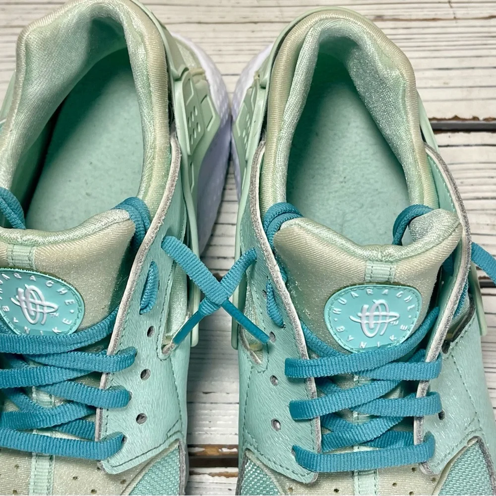 CLEANED Nike 7Y Girls Air Huarache‎ Run SE Igloo Shimmer Green Teal Women's 8.5